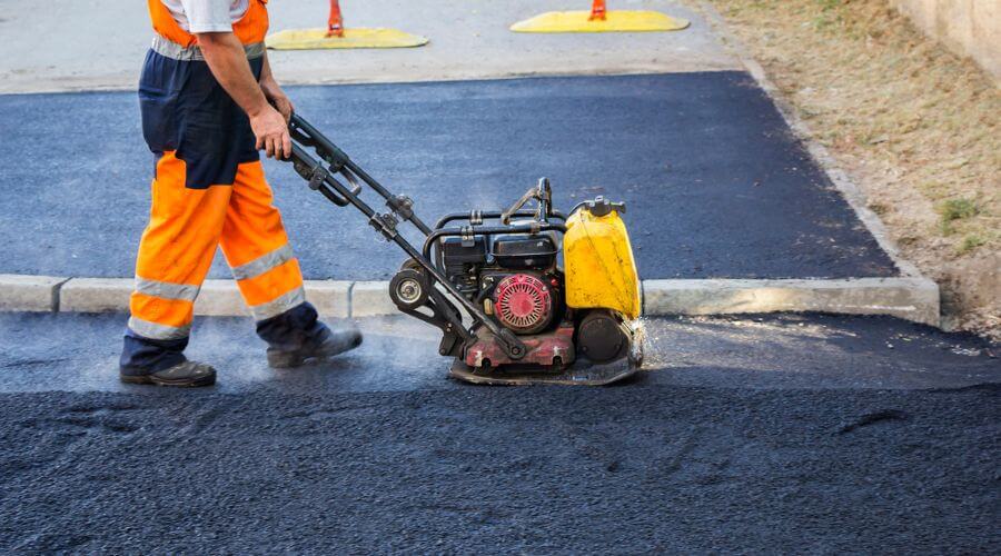 Professional gutter cleaning in Seaford, VA